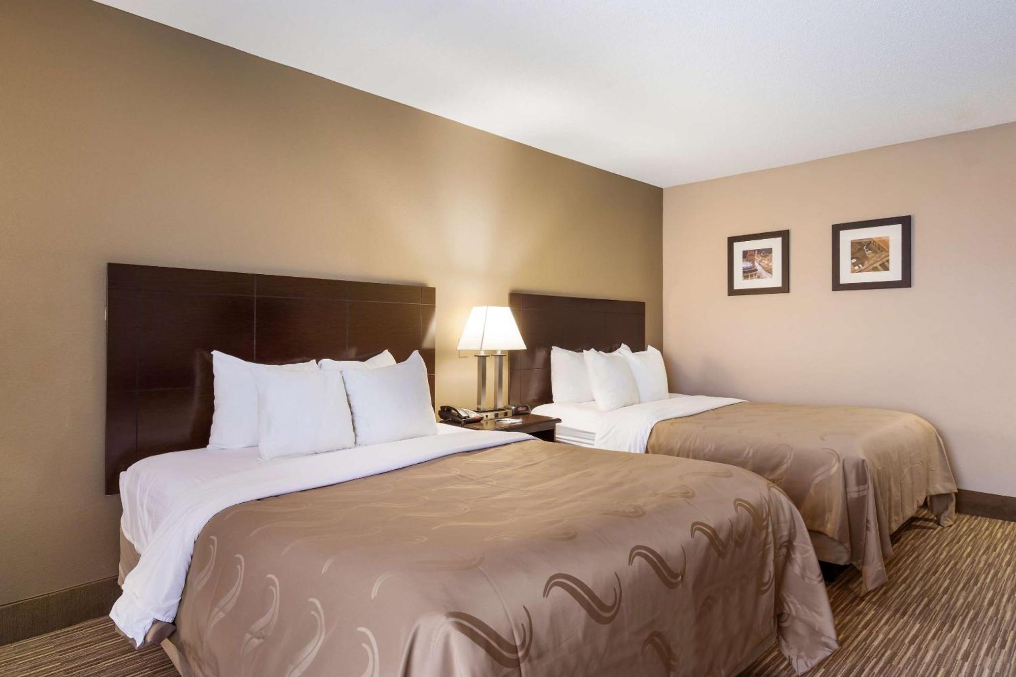 Quality Inn I-70 Near Kansas Speedway Kansas City Exterior photo